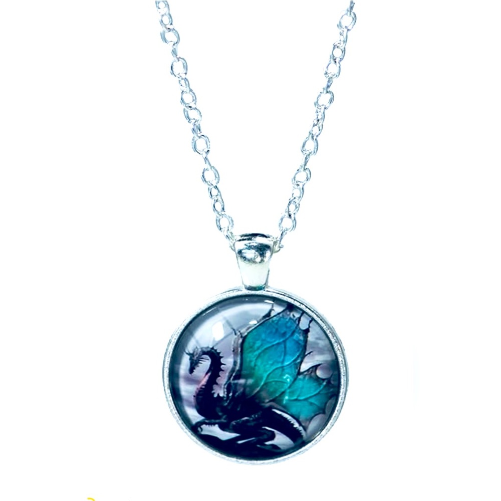 NWOT-Winged Dragon pendant necklace